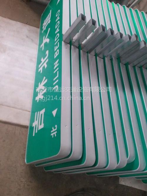 指路牌,路燈箱,指路牌燈箱,廣告垃圾箱,候車亭,閱報(bào)欄等產(chǎn)品,很多客戶